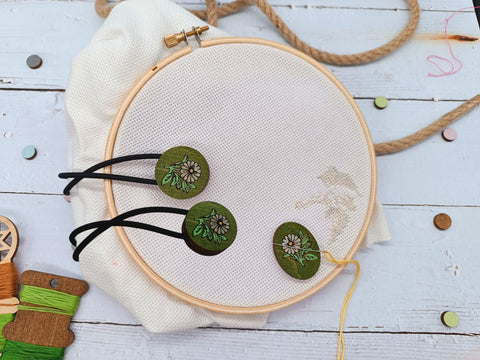 Magnetiniai laikikliai „Gėlės“, 2 vnt. (KF040/2G) - kaSiulai.lt