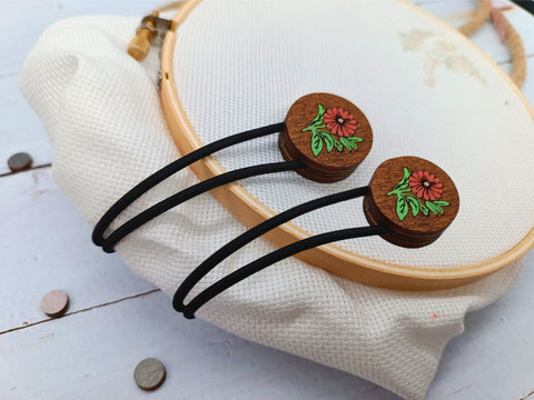 Magnetiniai laikikliai su gėlių motyvais, 2 vnt., KF040/2P - kaSiulai.lt