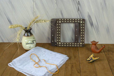 Magnetinis siuvinėjimo lankas 14×14 cm, wenge — stabilus ir patogus - kaSiulai.lt