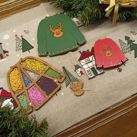 Medinė adatinė dėžutė „Kalėdinis megztinis“ KF056/81 - kaSiulai.lt