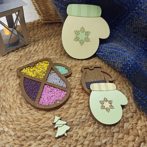 Medinė adatų dėžutė „Žalia pirštinė“ KF056/82 - kaSiulai.lt