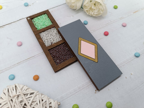 Medinė dėžutė karoliukams „Rožinis rombas“ KF027/107 - kaSiulai.lt