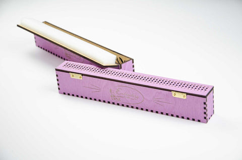 Medinis adatų laikiklis „Levanda“, 100 skylių — siuvinėjimui ir rankdarbiams - kaSiulai.lt