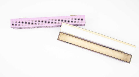 Medinis adatų laikiklis „Levanda“, 100 skylių — siuvinėjimui ir rankdarbiams - kaSiulai.lt