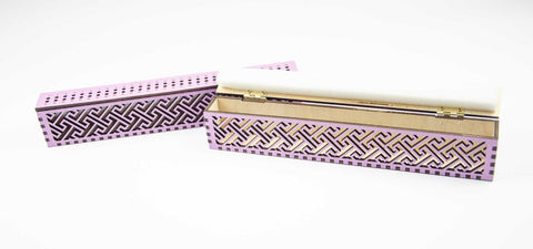 Medinis siuvinėjimo adatų laikiklis — 60 skylių, levandų motyvas - kaSiulai.lt