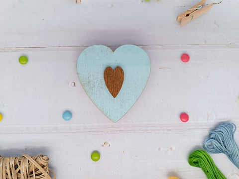 Mėlyna širdelės formos medinė adatinė KF056/100B - kaSiulai.lt