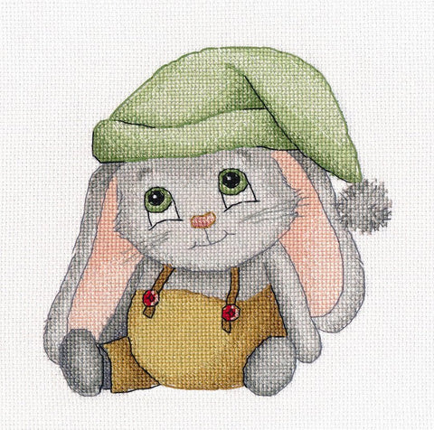 Mielas zuikis Stefan — siuvinėjimo komplektas, 16 ct drobė, 14 spalvų, 14×15 cm - kaSiulai.lt