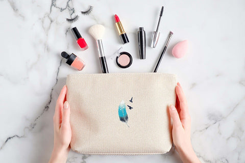 Mini siuvinėjimo komplektas „Plunksna“ (kryželiu), 3×8 cm — pradedantiesiems - kaSiulai.lt