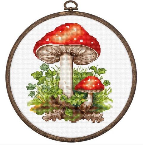 Mini siuvinėjimo projektas kryželiu su lankeliu „Raudonoji musmirė“, 11×13 cm - kaSiulai.lt
