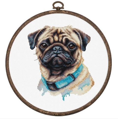 Mopsas — skaičiuotas kryželis su lankeliu, 13×15 cm - kaSiulai.lt