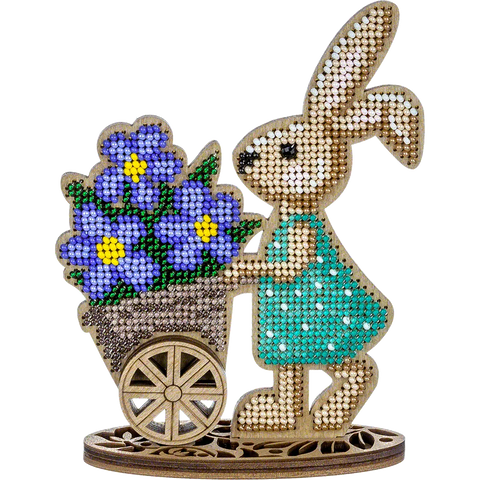 Siuvinėjimo karoliukais rinkinys ant medinės perforuotos figūros su stovu – Wonderland Crafts