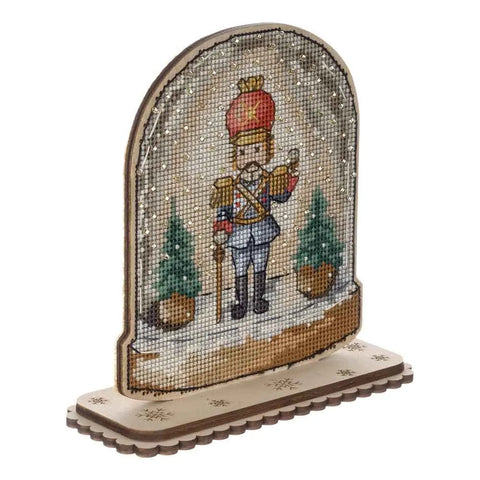 Medinis kryželių siuvinėjimo rinkinys su karoliukais „Wonderland Crafts“ dekorui ir eglutės žaisliukams