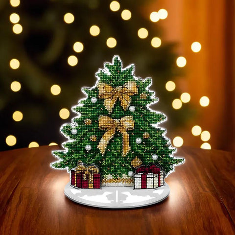 Kalėdinė eglutės dekoracija — kryželiu siuvinėjimo rinkinys ant perforuoto plastiko