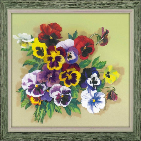 RIOLIS siuvinėjimo rinkinys „Našlaitės“ Nr.0059PT — satino dygsniai, 20×20 cm