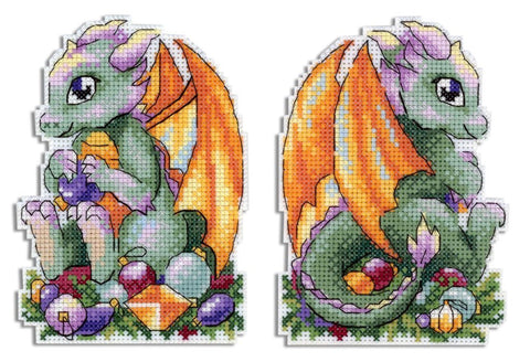 Naujametis drakonas — siuvinėjimo komplektas ant plastikinės kanvos, 13×9 cm - kaSiulai.lt