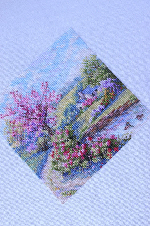 „Pavasaris“ — kryželiu siuvinėjimo komplektas, 11,5×11,5 cm - kaSiulai.lt