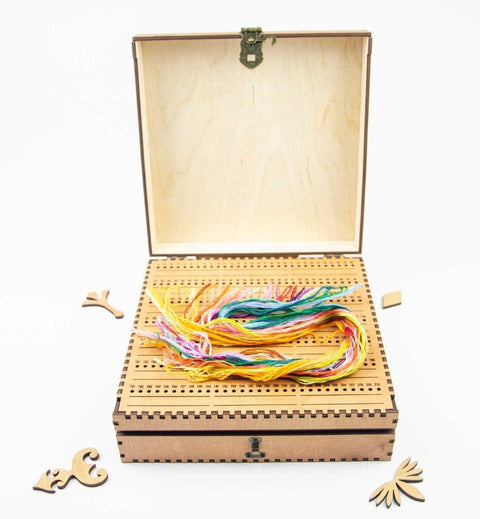 Prabangus riešutmedžio adatų dėklas, 210 skylių — siuvinėjimui - kaSiulai.lt