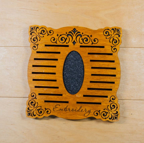 Siūlų ričių organizatorius, 18 vietų, 17,5 x 17,5 cm