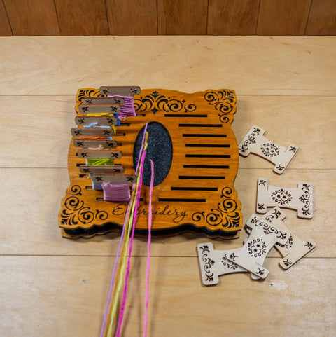 Siūlų ričių organizatorius, 18 vietų, 17,5 x 17,5 cm