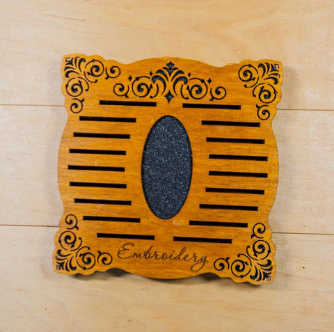Siūlų ričių organizatorius, 18 vietų, 17,5 x 17,5 cm
