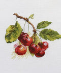 Rinkinys siuvinėjimui kryželiu „Vyšnios“ – Aida 14 ct, 16 spalvų, 11×8 cm - kaSiulai.lt