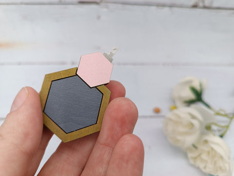 Rožinis šešiakampis adatos vėrėjas KF070/2 - kaSiulai.lt