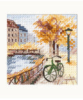 Rudens miesto scena prie kanalo — siuvinėjimas kryželiu, 7×7 cm (linas 14 ct) - kaSiulai.lt