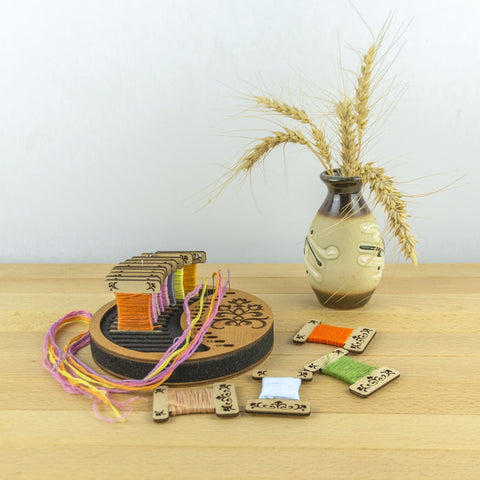 Siūlų ričių ir adatų dėklas siuvėjoms - kaSiulai.lt