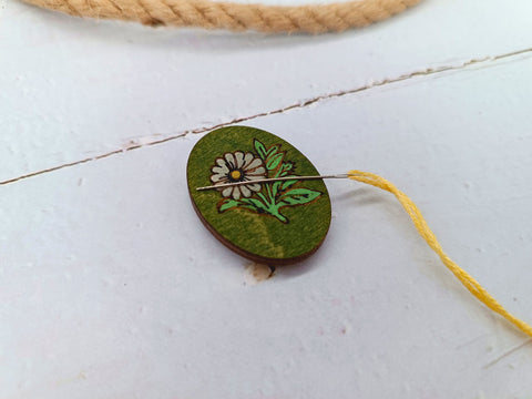 Siuvimo adatų magnetinis laikiklis „Gėlės“ KF059/205G - kaSiulai.lt