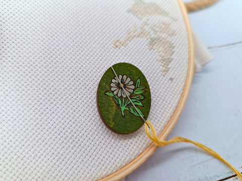 Siuvimo adatų magnetinis laikiklis „Gėlės“ KF059/205G - kaSiulai.lt