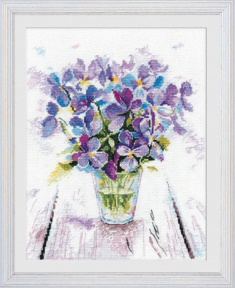 Siuvinėjimas kryželiu „Mėlynos našlaitės“ — Aida N16, 25 spalvų, 19×22 cm - kaSiulai.lt