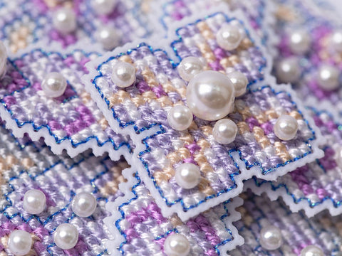 Siuvinėjimas kryželiu — violetinis kalėdinis burbulas - kaSiulai.lt