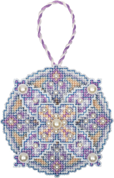 Siuvinėjimas kryželiu — violetinis kalėdinis burbulas - kaSiulai.lt