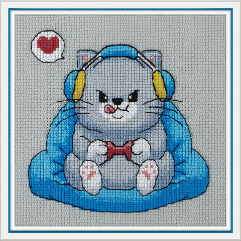 Siuvinėjimo komplektas „Fluffy Gamer“, 15×15 cm — miela dovana - kaSiulai.lt