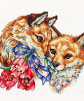 Siuvinėjimo komplektas „Happy Together“ — Aida 14, 18×15 cm, 32 spalvų - kaSiulai.lt