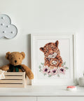 Siuvinėjimo komplektas kryželiu „Leopardė su jaunikliu“ – sienų dekorui - kaSiulai.lt