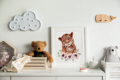Siuvinėjimo komplektas kryželiu „Leopardė su jaunikliu“ – sienų dekorui - kaSiulai.lt