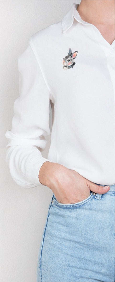 Siuvinėjimo komplektas kryželiu „Mažas zuikis“ 8×6 cm — pradedantiesiems - kaSiulai.lt