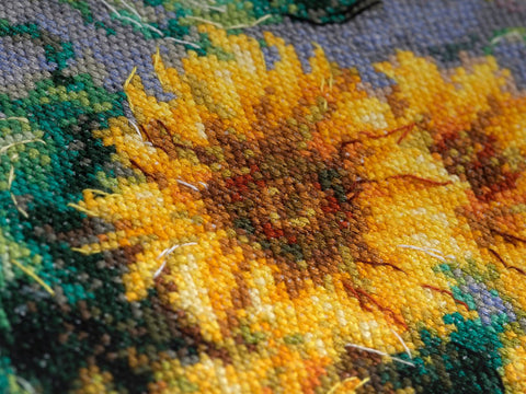 Siuvinėjimo komplektas kryželiu „Saulėgrąžų puokštė“ – dovana ir namų dekoras - kaSiulai.lt