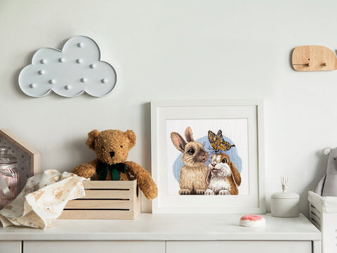 Siuvinėjimo komplektas kryželiu „Žavūs kailėti draugai“ – katytė ir šuniukas - kaSiulai.lt