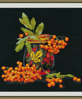 Siuvinėjimo komplektas „Šermukšnis“ — juoda Aida 14 ct, 20×18 cm, 15 spalvų - kaSiulai.lt