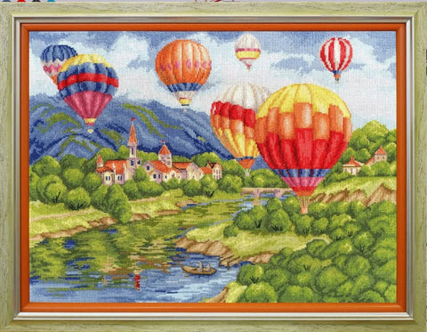 Siuvinėjimo komplektas skaičiuotu kryželiu — Balionai virš pilies, 31,5×42,5 cm - kaSiulai.lt