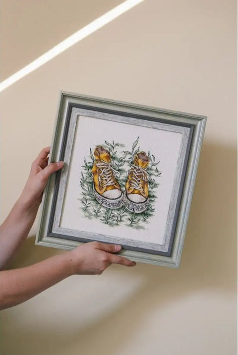Siuvinėjimo komplektas "Sportbačiai" — Aida 14 ct, 19×22 cm, 26 spalvų - kaSiulai.lt