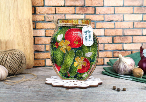 Siuvinėjimo komplektas su mediniu pagrindu „Vasaros derlius“ 13×12×9 cm - kaSiulai.lt