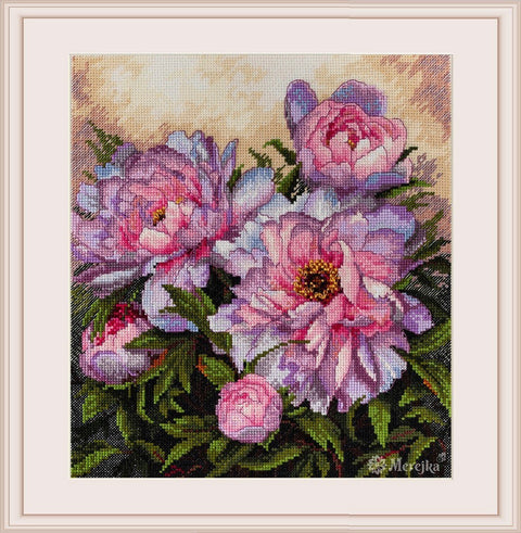 Siuvinėjimo komplektas „Švelnios bijūnės“ — Aida 16, DMC, 22×24 cm - kaSiulai.lt