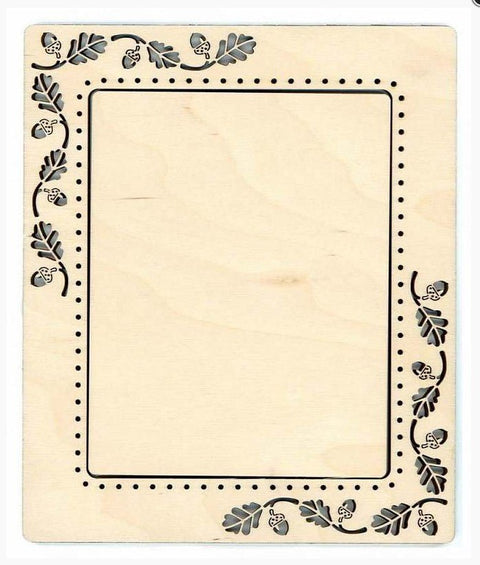 Siuvinėjimo rėmelis „Gilės“ — medinis, vidutinis 24×20 / 18×14 cm, fanera 4 mm - kaSiulai.lt
