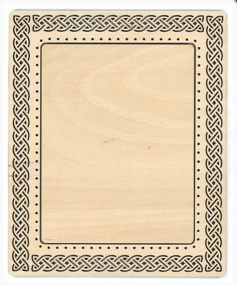 Siuvinėjimo rėmelis iš 4 mm faneros „Keltų raštas“, 15×18 / 10×13 cm - kaSiulai.lt