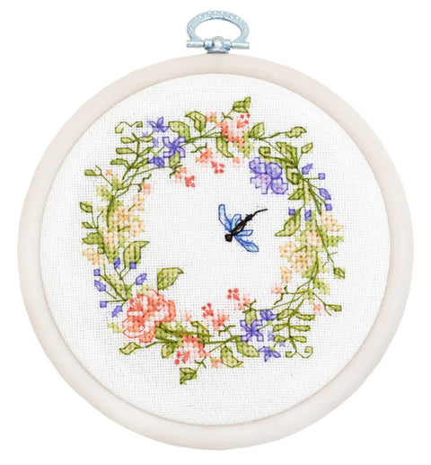 Pavasario gėlių harmonija – kryželiu siuvinėjimo rinkinys su lankeliu, 11 x 10 cm