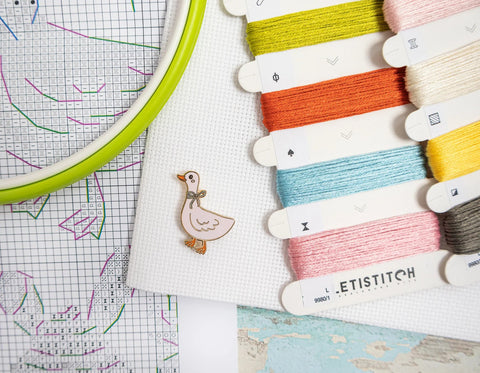 Velykinis kryželių siuvinėjimo rinkinys „Easter Sampler“ dekoratyviam paveikslui 40×19 cm
