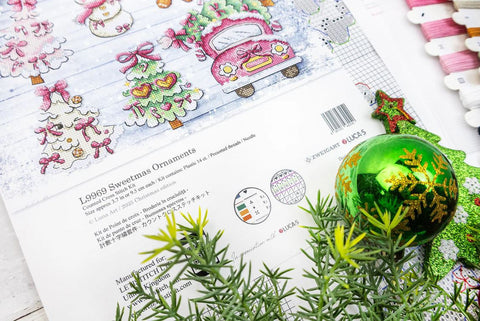 Kalėdinis kryželių siuvinėjimo rinkinys „Sweetmas“ eglutės žaisliukams, 9 cm, 6 vnt.